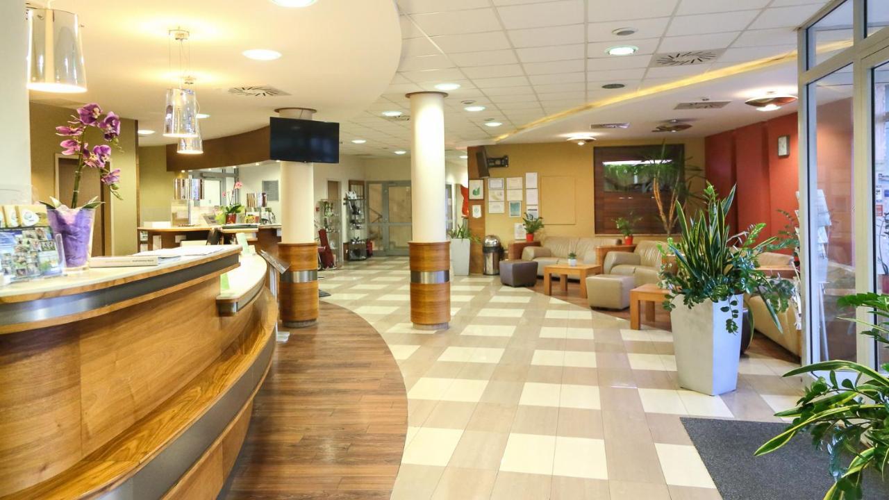 Hotel Famulus Győr Zewnętrze zdjęcie