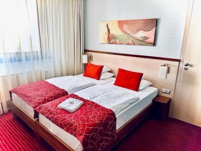 Hotel Famulus Győr Zewnętrze zdjęcie