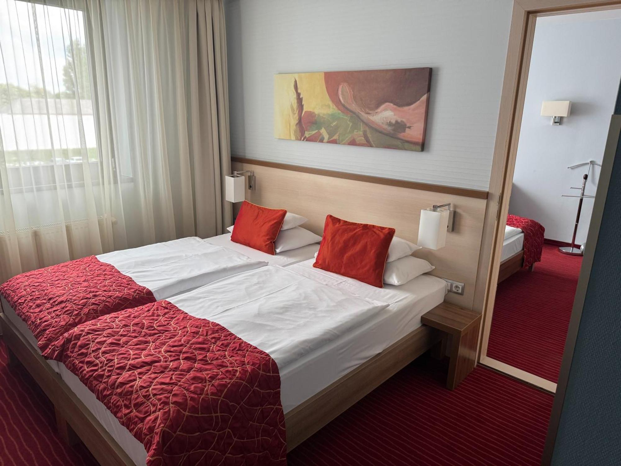 Hotel Famulus Győr Zewnętrze zdjęcie