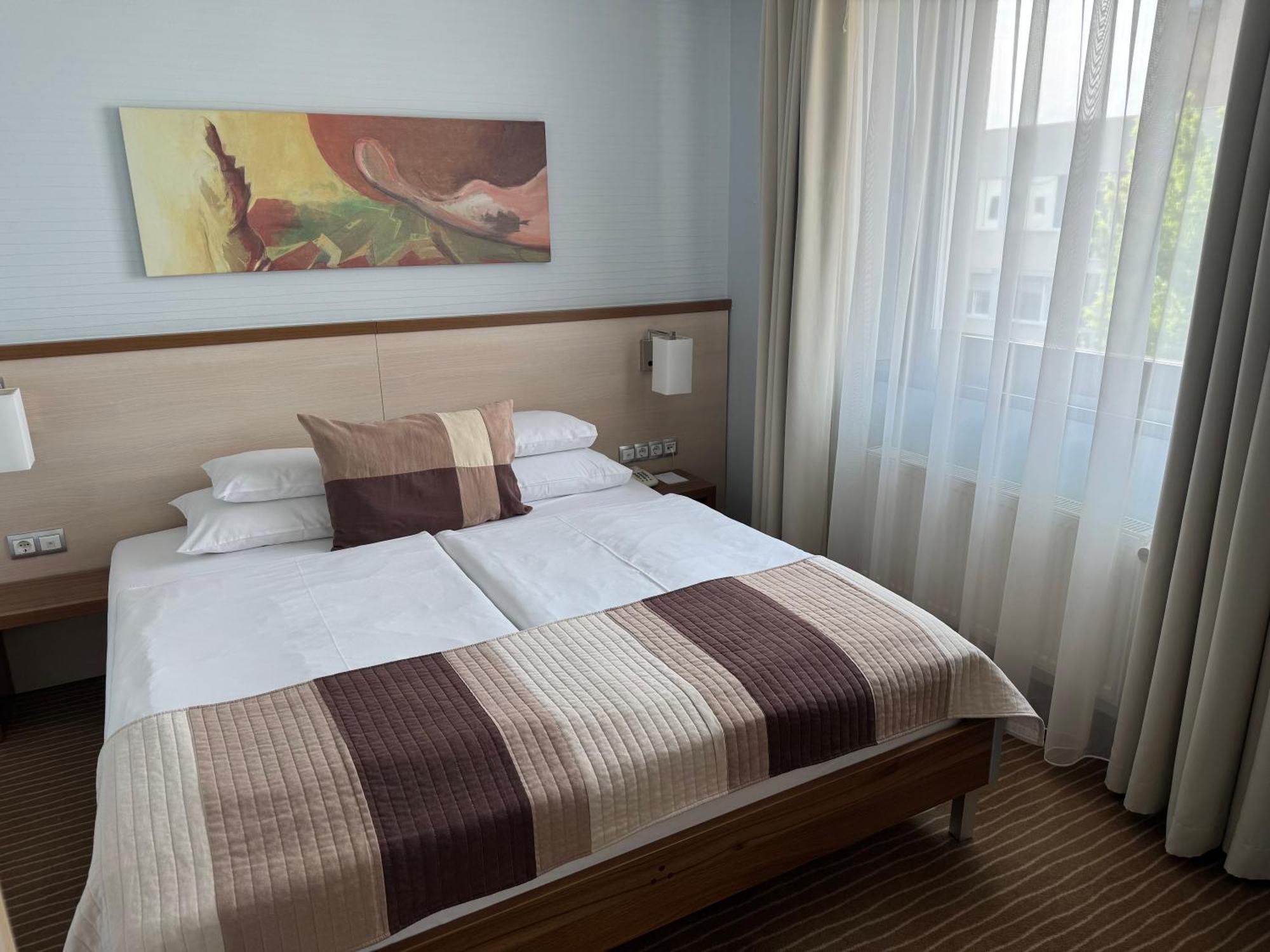 Hotel Famulus Győr Zewnętrze zdjęcie